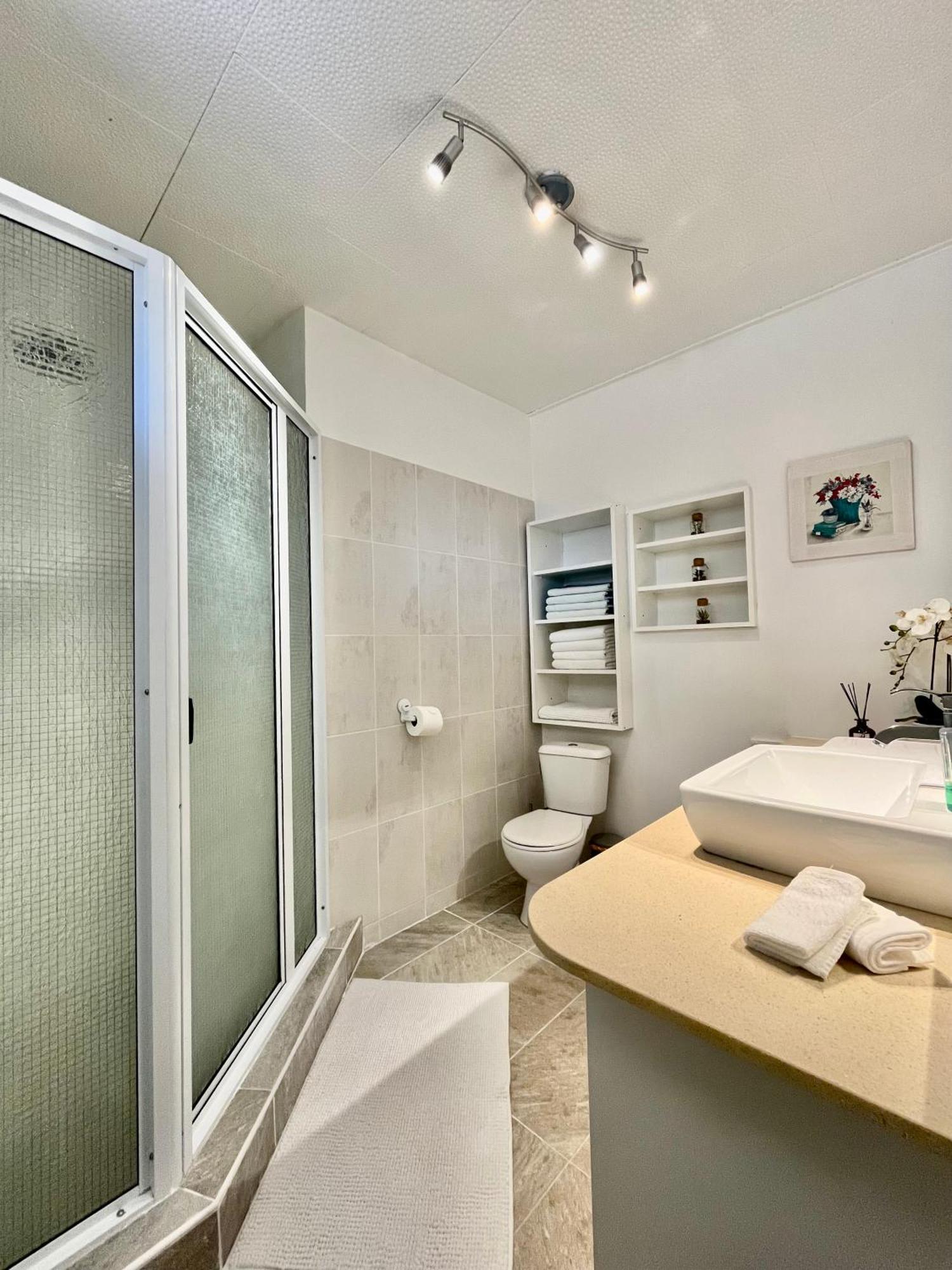 Tiaki Guesthouse - Cozy Modern Studio - 5Min Drive From The Beach And Punaauia Center Extérieur photo